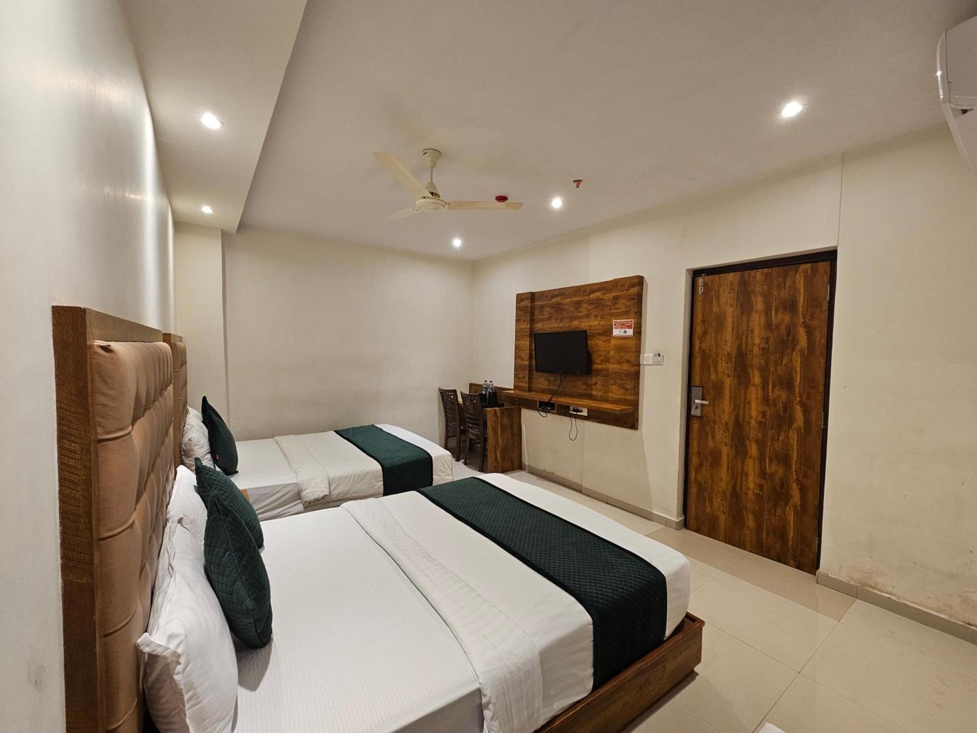 Hotel Bkc Garden - Near Us Embassy Bkc Bombay Extérieur photo