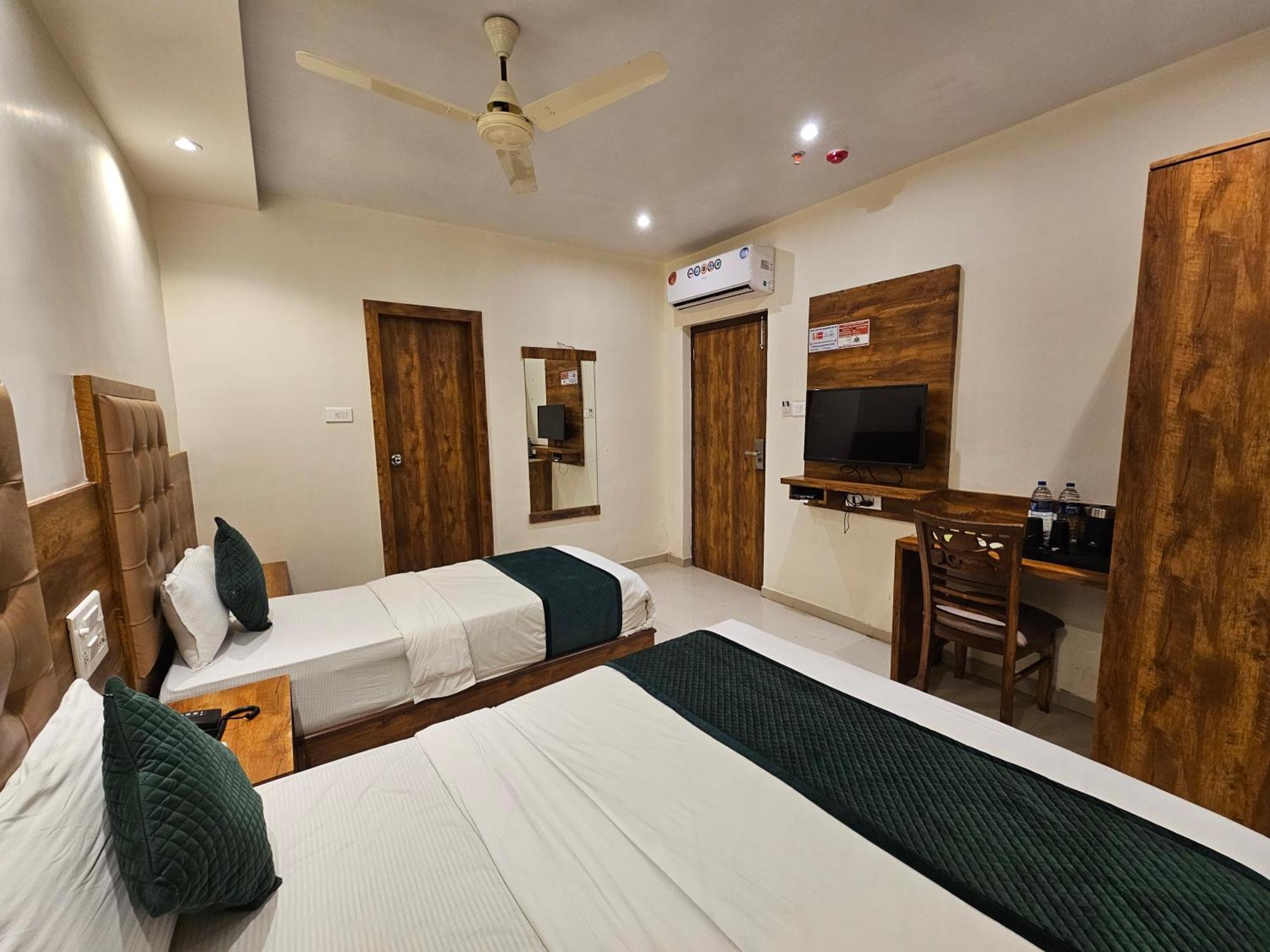 Hotel Bkc Garden - Near Us Embassy Bkc Bombay Extérieur photo