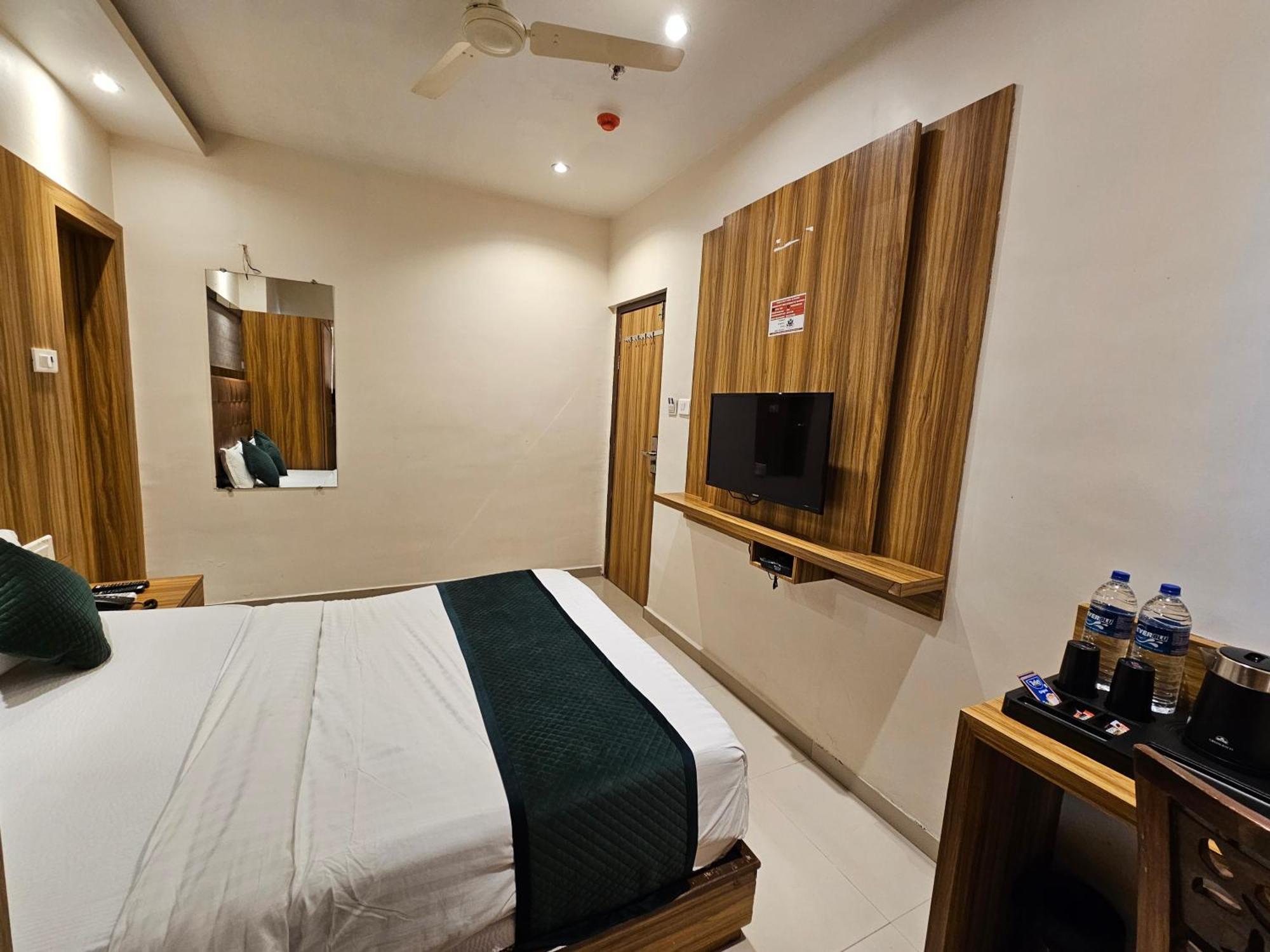 Hotel Bkc Garden - Near Us Embassy Bkc Bombay Extérieur photo