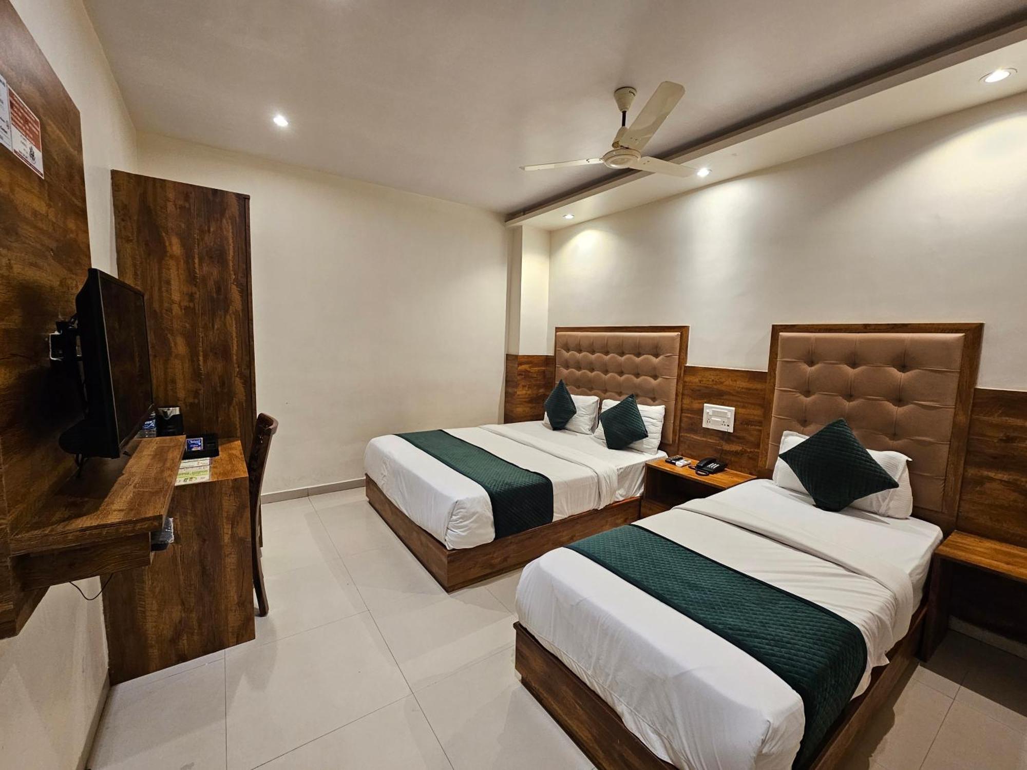 Hotel Bkc Garden - Near Us Embassy Bkc Bombay Extérieur photo